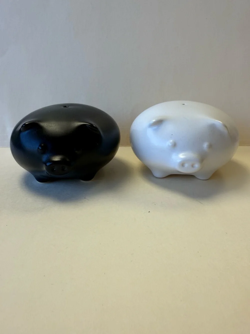 Vintage 90’s Jonathan Adler Black & White Ceramic Pig Shaker Pair.